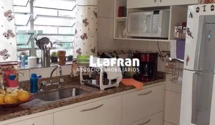 Sobrado 2 quartos e 1 edícula no Jardim Lilah