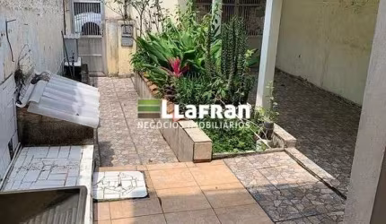 Casa situada na Vila Iório próximo Freguesia do Ó