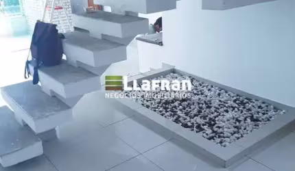 Espaçoso sobrado de 3 dorm no Jardim Mirna