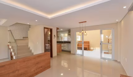 Casa em condomínio fechado com 3 quartos à venda na Rua Paraíba, 1994, Guaíra, Curitiba, 83 m2 por R$ 699.000