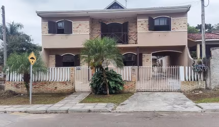 Casa com 3 quartos à venda na Rua Porto União, 113, Jardim Apucarana, Almirante Tamandaré, 140 m2 por R$ 420.000