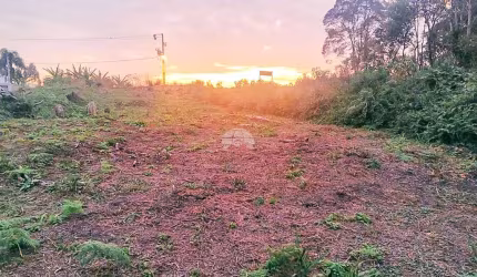 Terreno à venda na Rua do Jacarandá, 14, Parque do Embu, Colombo por R$ 450.000