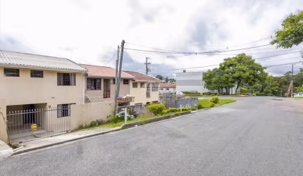 Casa com 3 quartos à venda na Rua Luiz Havro, 211, Santa Cândida, Curitiba, 107 m2 por R$ 465.000