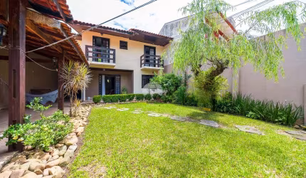 Casa com 3 quartos à venda na Rua Miguel Bertolino Pizatto, 1090, Iguaçu, Araucária, 194 m2 por R$ 875.000
