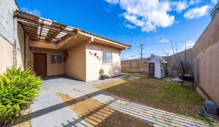 Casa com 2 quartos à venda na Rua das Amapolas, 228, Campina da Barra, Araucária, 49 m2 por R$ 320.000
