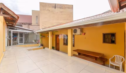 Casa com 2 quartos à venda na Rua René Descartes, 844, Barreirinha, Curitiba, 100 m2 por R$ 500.000