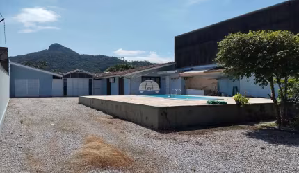 Casa com 4 quartos à venda na Rua Realeza, 997, Tabuleiro, Matinhos, 190 m2 por R$ 515.000