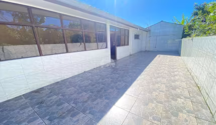 Casa em condomínio fechado com 3 quartos à venda na Rua Alemanha, 06, Monções, Matinhos, 115 m2 por R$ 240.000