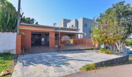 Casa com 3 quartos à venda na Rua Jorge Felipe Daher Filho, 201, Fazendinha, Curitiba, 199 m2 por R$ 598.000
