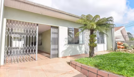 Casa com 3 quartos à venda na Rua Isolde Torquato Tilio, 334, Capão Raso, Curitiba, 171 m2 por R$ 700.000