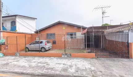 Casa com 4 quartos à venda na Rua Hélio Cardoso Veríssimo, 32, Uberaba, Curitiba, 147 m2 por R$ 395.000