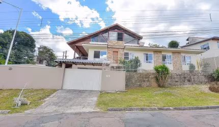 Casa com 4 quartos à venda na Rua Ernesto Casagrande, 120, Santo Inácio, Curitiba, 310 m2 por R$ 1.400.000