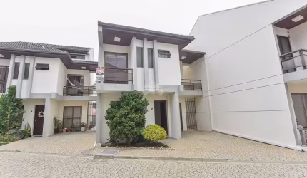 Casa em condomínio fechado com 3 quartos à venda na Rua General Polli Coelho, 277, Tarumã, Curitiba, 119 m2 por R$ 830.000