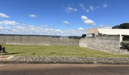 Terreno em condomínio fechado à venda na Avenida Prefeito Moacir Júlio Silvestri, 5479, Jardim das Américas, Guarapuava por R$ 360.000