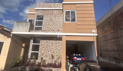 Casa com 3 quartos à venda na Rua Frei Caneca, 2703, Santa Cruz, Guarapuava, 221 m2 por R$ 1.300.000