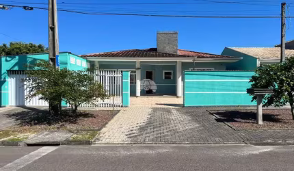 Casa com 2 quartos à venda na Rua Vereador Paulo Saporski, 350, Cohapar, Guaratuba, 170 m2 por R$ 600.000