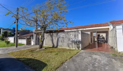 Casa com 5 quartos à venda na Rua Natal, 213, Cajuru, Curitiba, 143 m2 por R$ 750.000
