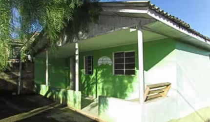 Casa com 2 quartos à venda na Rua do Pedreiro, 131, Periquitos, Ponta Grossa, 65 m2 por R$ 89.000
