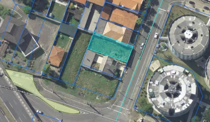 Terreno à venda na Rua Tufik José Guérios, 192, Jardim Botânico, Curitiba por R$ 480.000