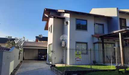 Casa em condomínio fechado com 3 quartos à venda na Rua das Hortências, 181, São Marcos, Joinville, 185 m2 por R$ 959.000