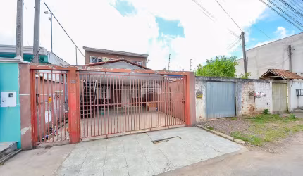 Casa com 4 quartos à venda na Rua Anna Maria Pilatti Oliveira, 66, Uberaba, Curitiba, 138 m2 por R$ 320.000