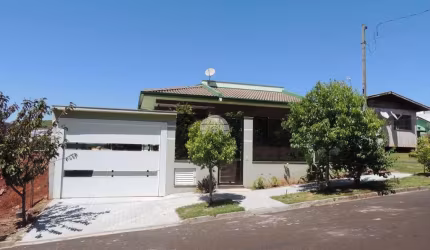 Casa com 3 quartos à venda na Rua Fernando Fraron, 299, Fraron, Pato Branco, 145 m2 por R$ 698.000