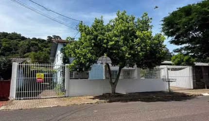 Casa com 3 quartos à venda na Rua Frederico Sguarizzi, 307, Industrial, Pato Branco, 158 m2 por R$ 379.000