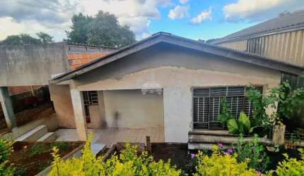 Casa com 3 quartos à venda na Rua Industrial, 737, Industrial, Pato Branco, 85 m2 por R$ 210.000