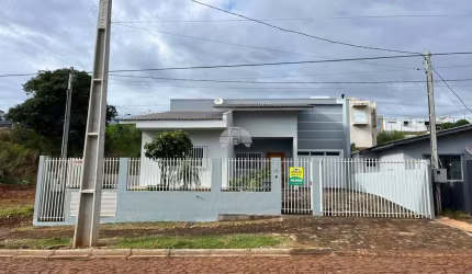 Casa com 2 quartos à venda na Rua Domingos Mattos, 264, Cristo Rei, Pato Branco, 99 m2 por R$ 590.000