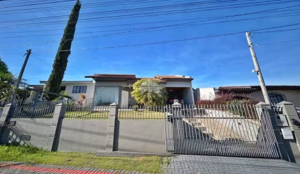 Casa com 3 quartos à venda na Rua Vereador Santos Vigano, 25, Menino Deus, Pato Branco, 152 m2 por R$ 850.000