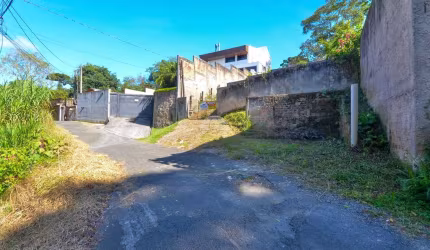 Terreno à venda na Rua Walfrido Ferreira de Andrade, 77, Cascatinha, Curitiba por R$ 600.000