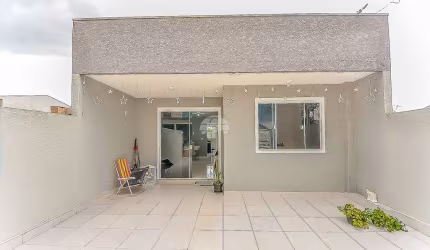 Casa em condomínio fechado com 2 quartos à venda na Avenida Polônia, 1303, Nações, Fazenda Rio Grande, 52 m2 por R$ 300.000