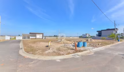 Terreno à venda na Rua Laerte Fenelon, 1140, Ipê, São José dos Pinhais por R$ 450.000