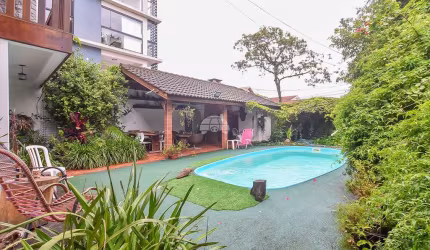 Casa com 3 quartos à venda na Rua Júlio Eduardo Gineste, 740, Santa Quitéria, Curitiba, 354 m2 por R$ 1.299.000