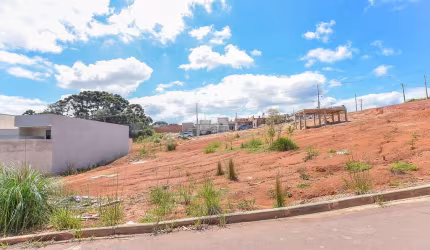Terreno à venda na Avenida Portugal, 83, Nações, Fazenda Rio Grande por R$ 135.000