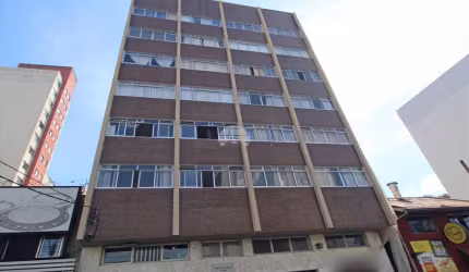 Apartamento com 2 quartos para alugar na Avenida Visconde de Guarapuava, 1830, Centro, Curitiba, 66 m2 por R$ 1.680