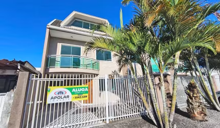 Casa com 2 quartos para alugar na Rua Ibitirati, 370, Uberaba, Curitiba, 105 m2 por R$ 2.600