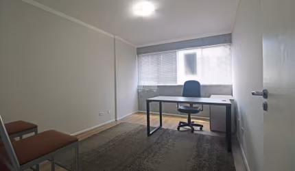 Sala comercial para alugar na Travessa Itararé, 55, Centro, Curitiba, 38 m2 por R$ 700