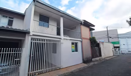 Casa com 3 quartos para alugar na Rua Francisco Derosso, 3493, Alto Boqueirão, Curitiba, 102 m2 por R$ 1.800