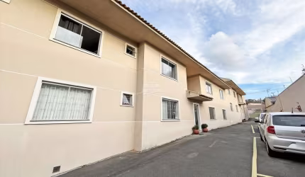 Apartamento com 2 quartos para alugar na Rua Marechal Althayr Roszanniy, 259, Capão Raso, Curitiba, 62 m2 por R$ 1.300