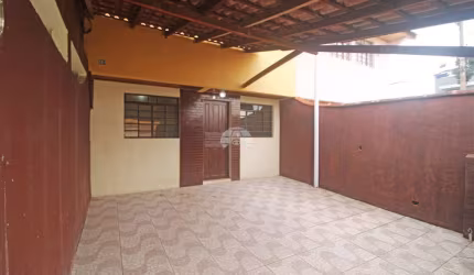 Casa com 3 quartos para alugar na Rua Paulo de Frontin, 380, Cajuru, Curitiba, 70 m2 por R$ 2.100