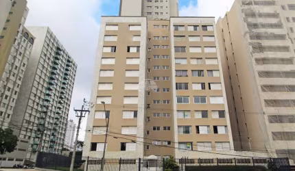 Apartamento com 3 quartos para alugar na Avenida Visconde de Guarapuava, 1591, Centro, Curitiba, 77 m2 por R$ 2.500