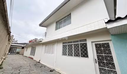 Casa com 3 quartos para alugar na Rua Rocha Pombo, 940, Juvevê, Curitiba, 166 m2 por R$ 3.000