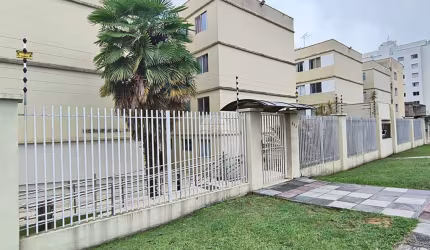 Apartamento com 3 quartos para alugar na Rua João Batista Trentin, 974, Tingui, Curitiba, 54 m2 por R$ 1.600