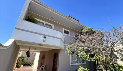 Casa com 3 quartos para alugar na Rua Câmara Júnior, 1451, Jardim das Américas, Curitiba, 156 m2 por R$ 4.000