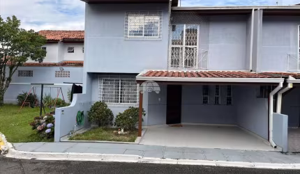 Casa com 3 quartos para alugar na Rua Augusto Steembock, 601, Uberaba, Curitiba, 73 m2 por R$ 2.800