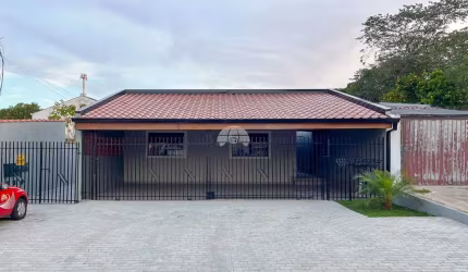 Casa com 3 quartos para alugar na Rua Arthur Euclides de Moura, 492, Xaxim, Curitiba, 156 m2 por R$ 3.550