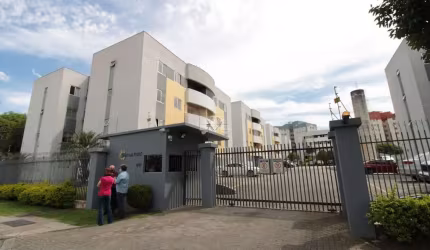 Apartamento com 3 quartos para alugar na Rua Professor João Soares Barcelos, 1244, Hauer, Curitiba, 75 m2 por R$ 1.900