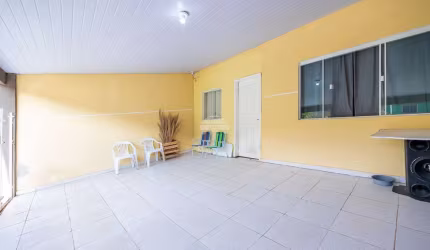 Casa com 2 quartos à venda na Rua México, 86, Conjunto Habitacional Monsenhor Francisco Gorski, Campo Largo, 44 m2 por R$ 220.000