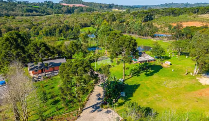 Chácara / sítio com 3 quartos à venda na Rua Ermínio Leal, 1234, Bugre, Balsa Nova, 180 m2 por R$ 1.200.000